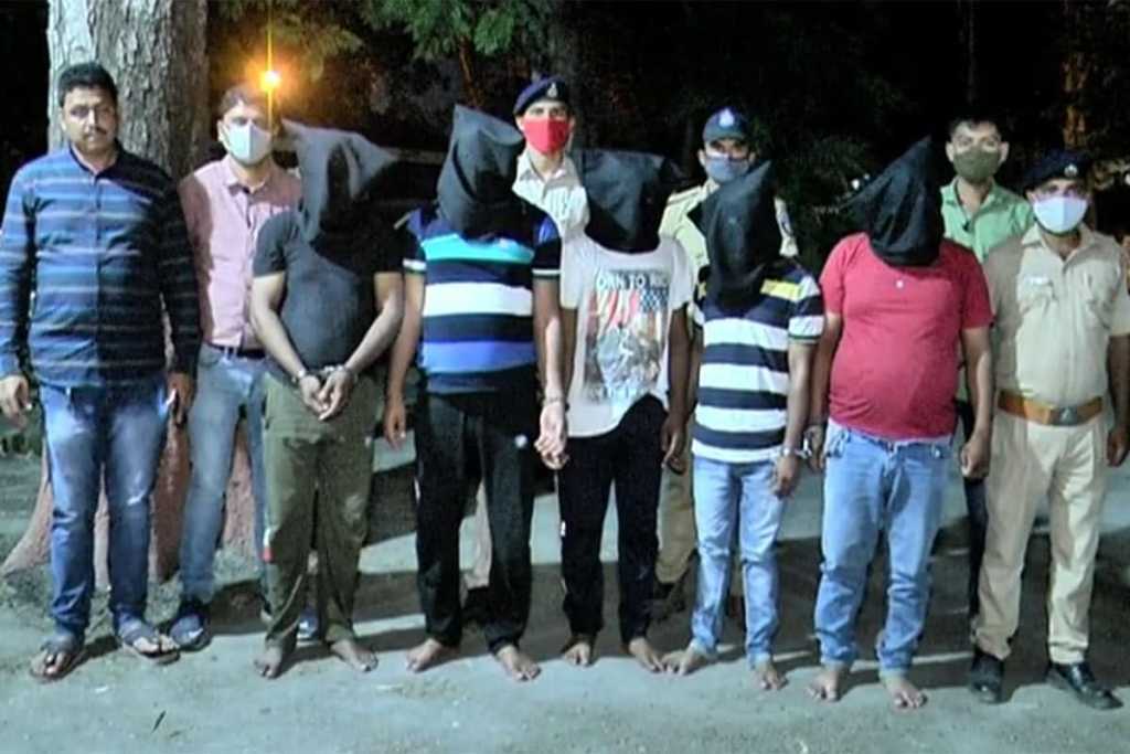 महाराष्ट्र पोलिसांमुळेच वाचले, ३० कोटी अन् बिल्डर जितू पटेल