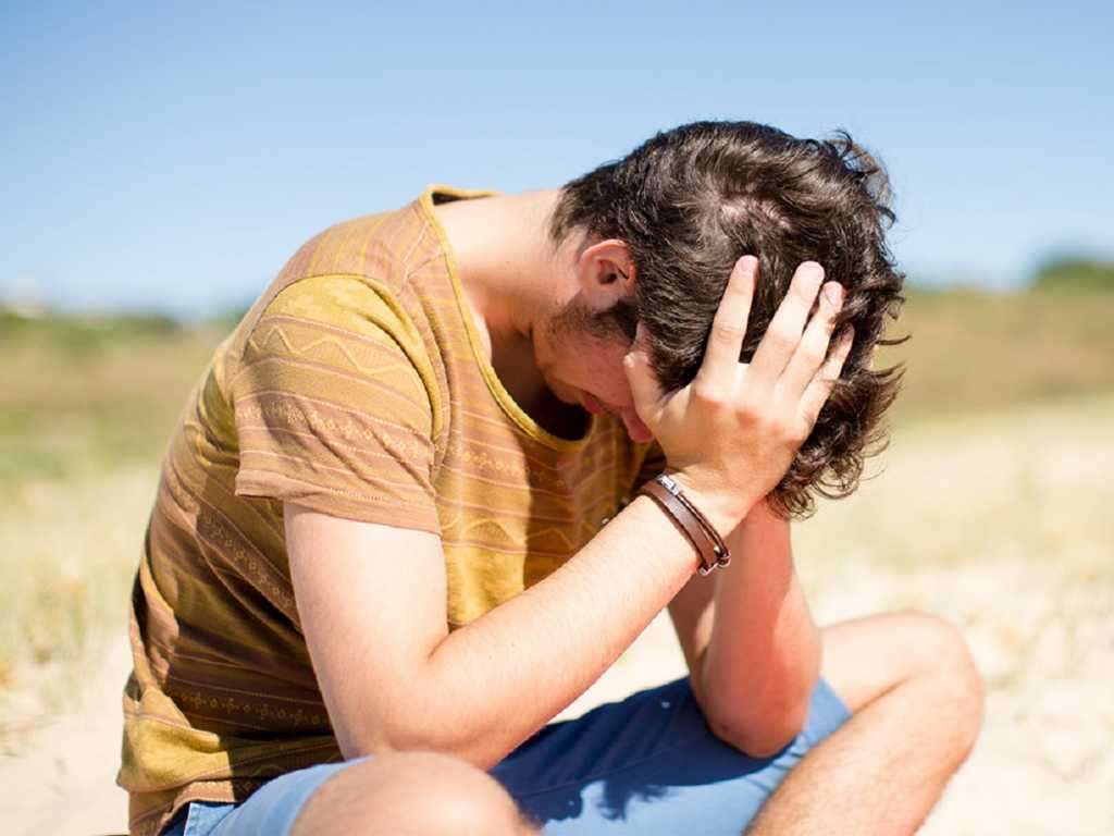 एमबीबीएसच्या विद्यार्थ्याची गळफास घेऊन आत्महत्या