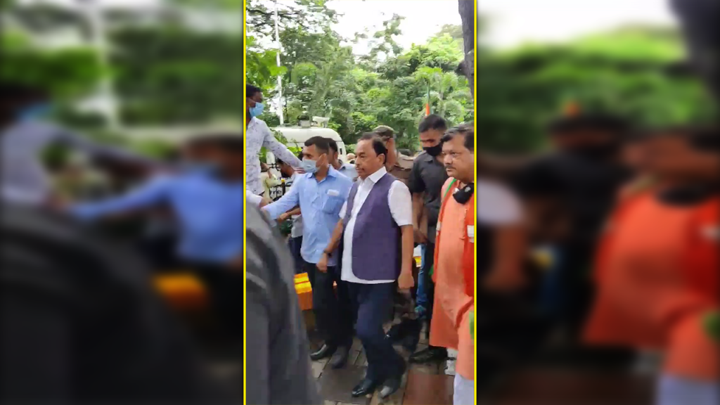 राणे यांनी बाळासाहेबांच्या स्मृतिस्थळाचे दर्शन घेताना काय घडले?