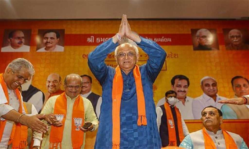 भूपेंद्र पटेल यांनी गुजरातचे १७वे मुख्यमंत्री पदभार स्वीकारला
