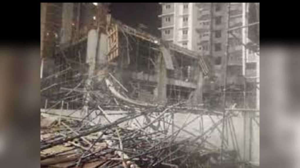 पुण्यात स्लॅब कोसळला; १२ जखमी