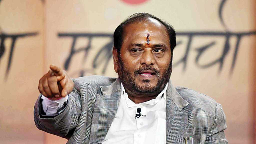 ‘बाळासाहेबांचा मुलगा म्हणून किती वर्ष ब्लॅकमेल करणार’