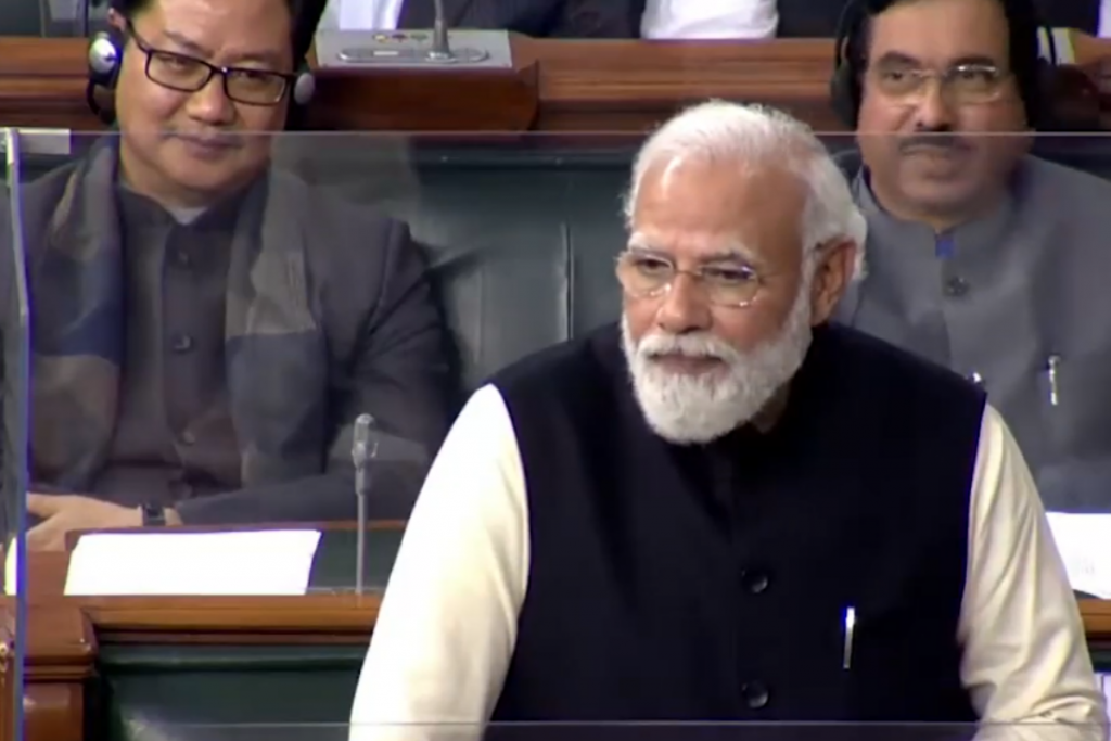 इन्हें आईना मत दिखाओ…वो आईने को भी तोड़ देंगे