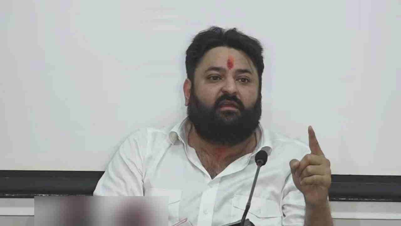 Mohit Kamboj Tweets About Ncp Leader