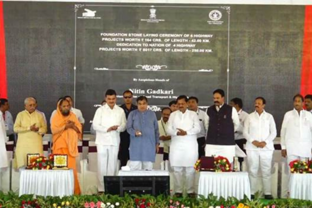 नितीन गडकरींच्या हस्ते सोलापुरातील १० राष्ट्रीय महामार्गांचे लोकार्पण