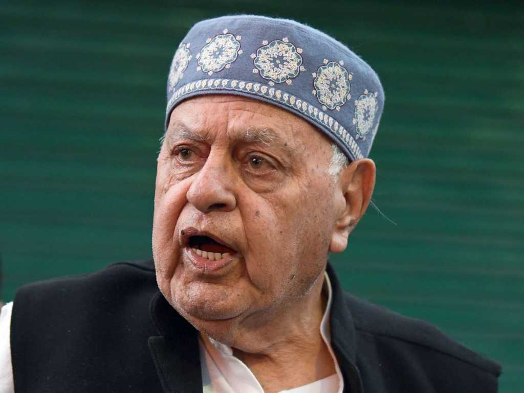 जम्मू-काश्मीरचे माजी मुख्यमंत्री फारुख अब्दुल्ला यांना ईडीकडून समन्स
