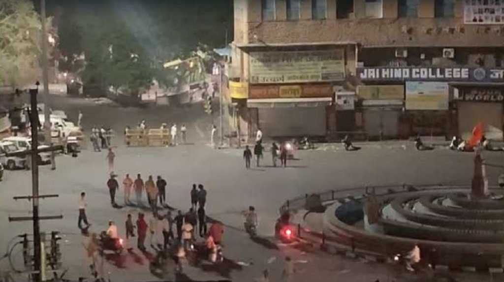 जोधपूरमध्ये झेंड्यावरून दोन गटांत राडा
