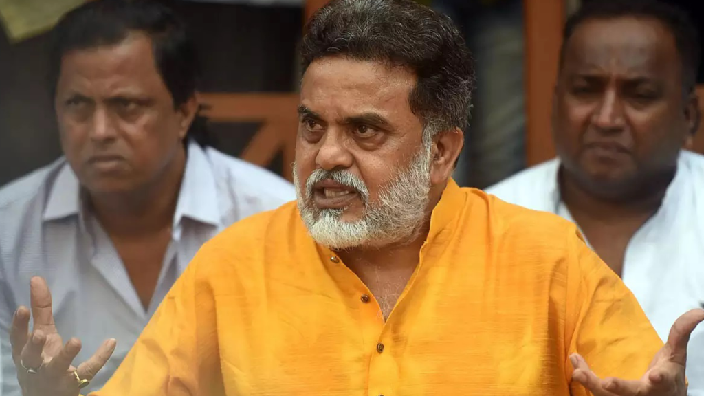 संजय निरुपम यांनी केलं स्पष्ट; आधी राजीनामा नंतर हकालपट्टी