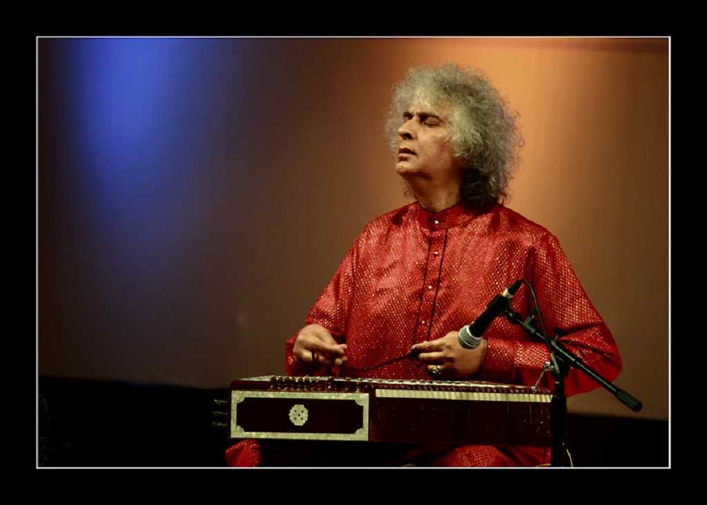 संगीताचा ‘अंतर्ध्वनी’ टिपणारा संगीतपूजक