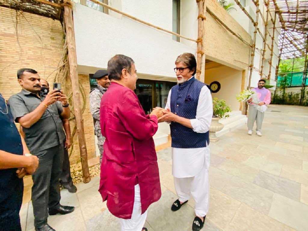 नितीन गडकरींनी का घेतली अमिताभ बच्चन यांची भेट?