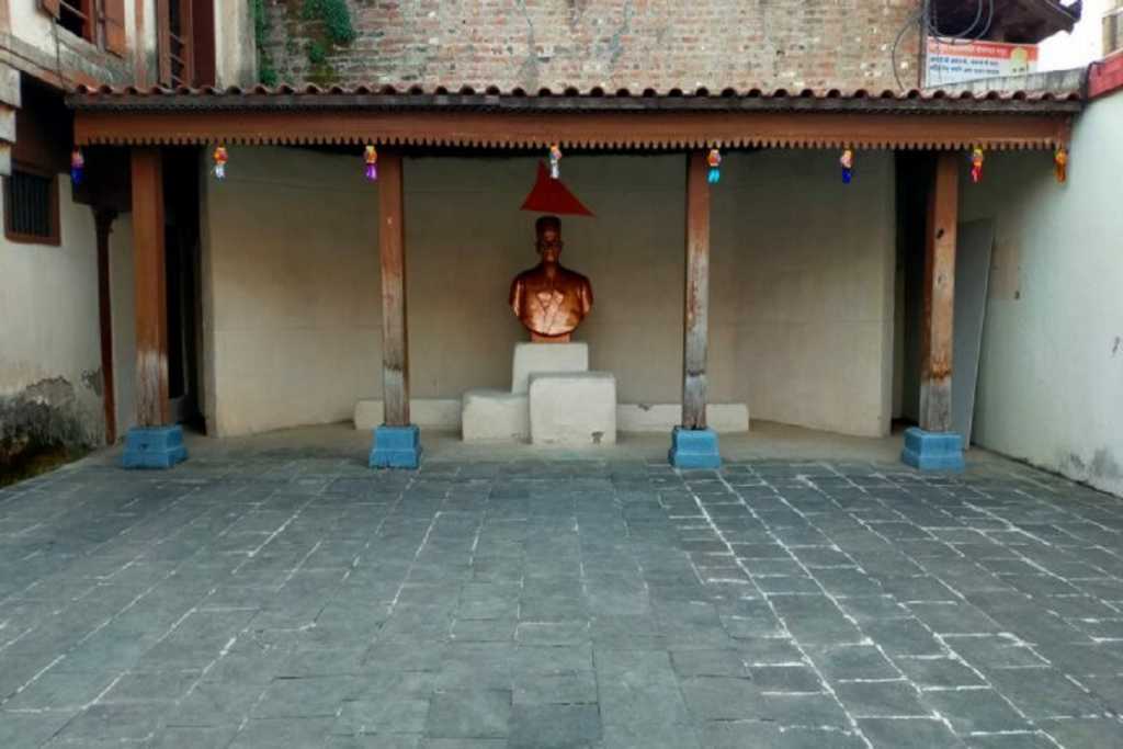 स्वातंत्र्यवीर सावरकरांच्या भगूरस्थित स्मारकावर फडकला तिरंगा