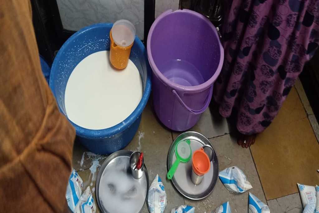 कृत्रिम दूध भेसळीवर मोठा घाव; २० हजार लिटर दूध नष्ट