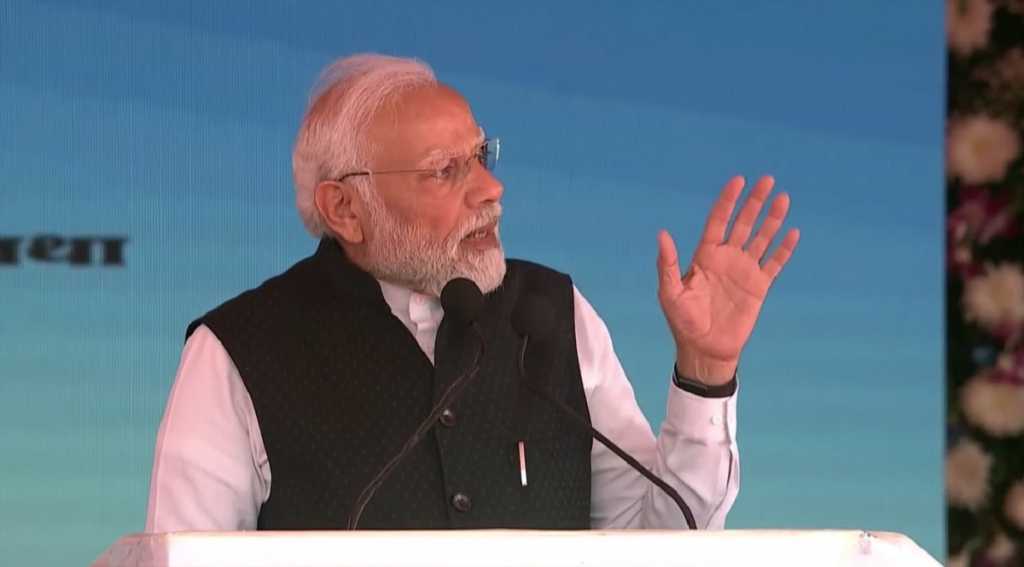 रेल्वेच्या क्षेत्रात मोठी क्रांती होत आहे… मोदींनी मराठीत महाराष्ट्राला केले संबोधित