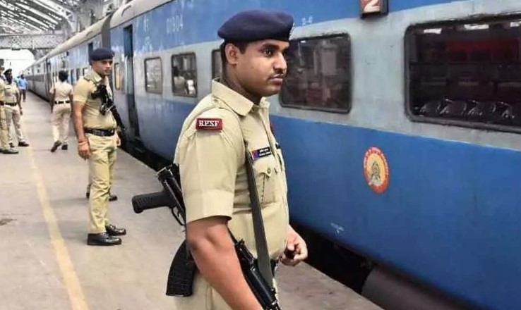 ‘ऑपरेशन नन्हे फरिश्ते’ अंतर्गत महिन्याभरात १६३ मुले पुन्हा कुटुंबीयांकडे परतली!