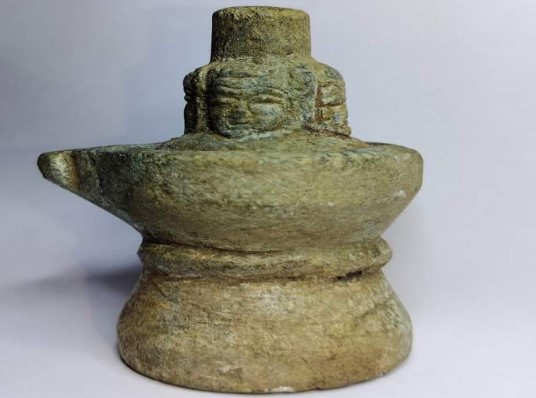 सिध्देश्वर तलावात आढळले चतुर्मुखी शिवलिंग!