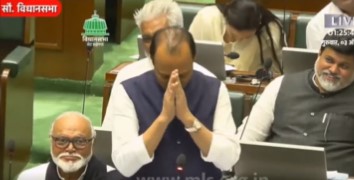 घड्याळ आणि राष्ट्रवादी अजितदादांकडे, शरद पवारांनी नाव व चिन्ह गमावले