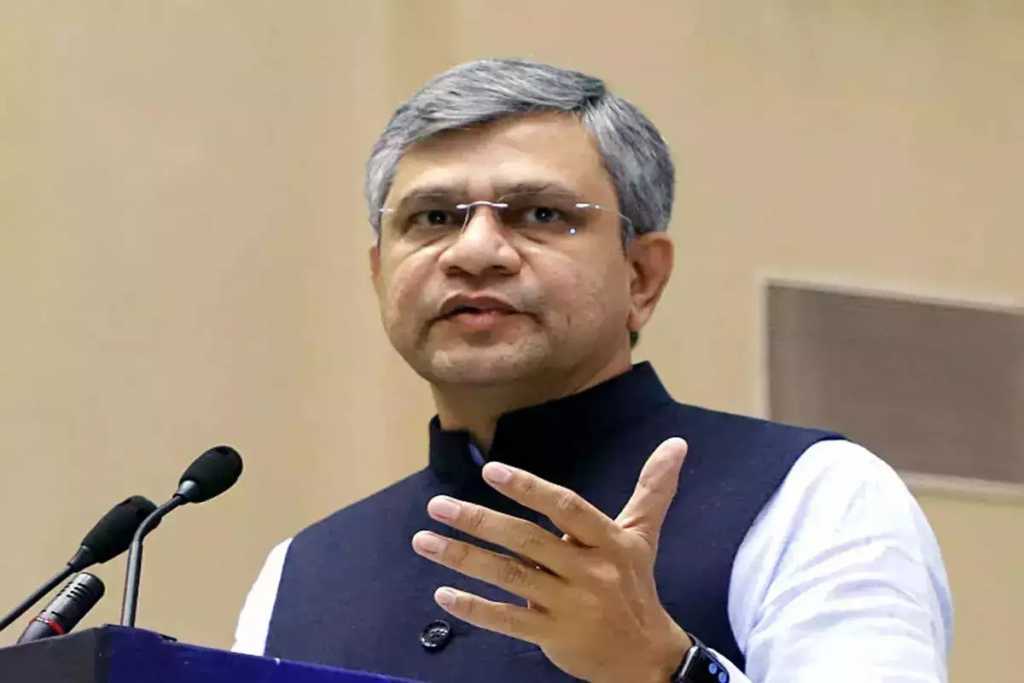 फोन हॅकिंगप्रकरणी मंत्री वैष्णव यांनी विरोधकांना सुनावले