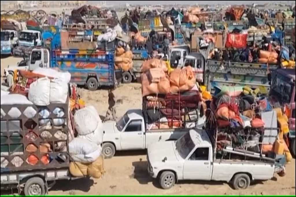 पाकिस्तानकडून अफगाणिस्तानी निर्वासितांवर क्रूर अत्याचार!