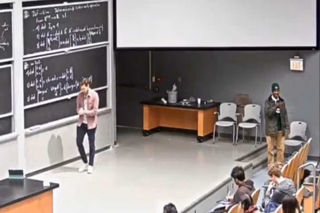 अमेरिकेमध्ये पॅलिस्टिनी समर्थक विद्यार्थ्याकडून वर्गामध्ये अडथळा!