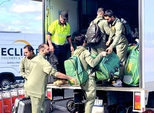 पाकिस्तानी क्रिकेटपटूंनी सिडनीत ट्रकमध्ये का भरलं सामान?