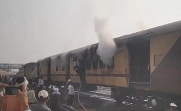 नांदेडजवळ पूर्णा- परळी पॅसेंजर ट्रेनच्या डब्याला आग
