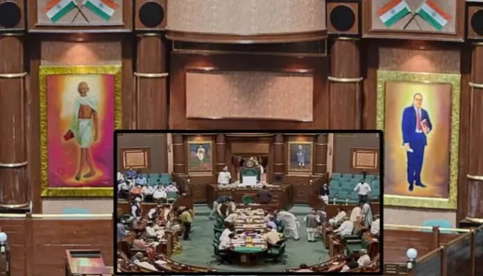 मध्य प्रदेश विधानसभेतील नेहरुंचे चित्र काढून डॉ. आंबेडकरांचे चित्र लावले