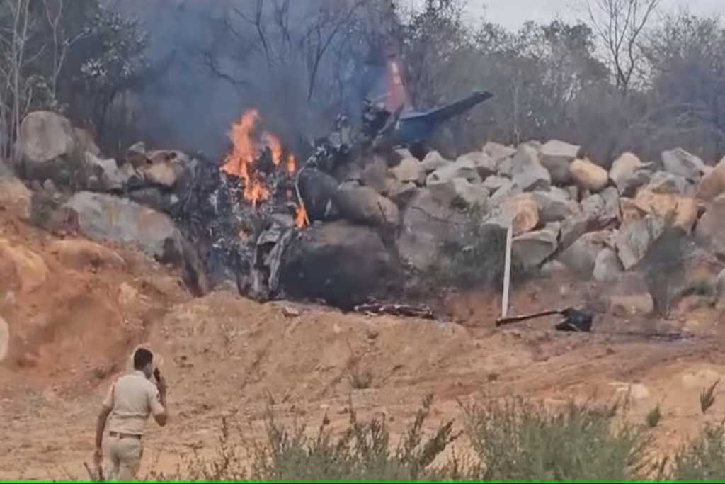 तेलंगणामध्ये हवाई दलाचे प्रशिक्षणार्थी विमान कोसळले, दोन वैमानिकांचा मृत्यू!