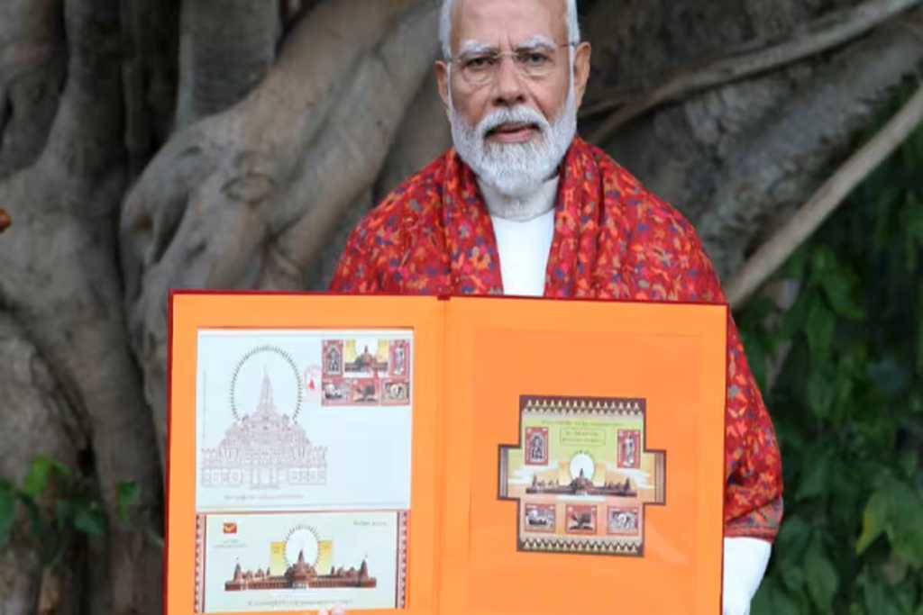 पंतप्रधान मोदींकडून राम मंदिराच्या टपाल तिकिटाचे प्रकाशन!