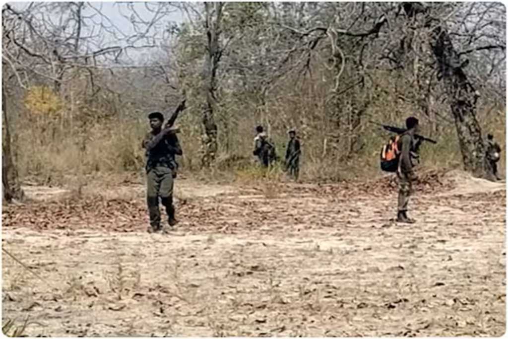 छत्तीसगडमधील अबुझमाडमध्ये चार नक्षलवाद्यांचा खात्मा