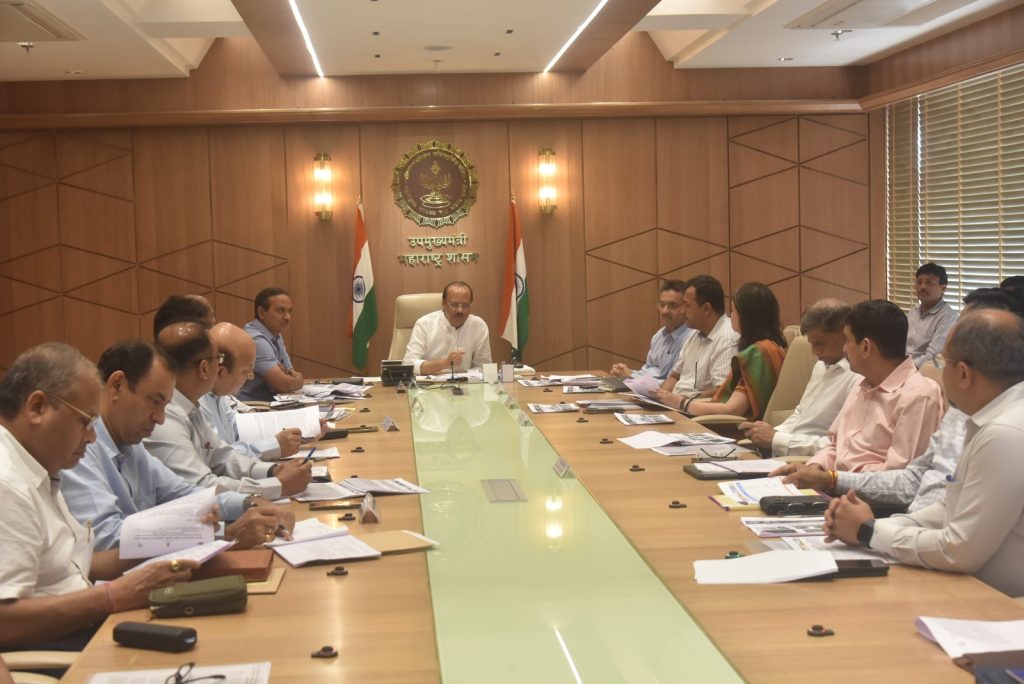 पायाभूत विकासप्रकल्पांची कामे गतीने मार्गी लावा