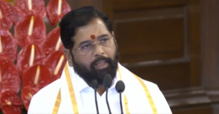 मिटने वाला मैं नाम नहीं, तुम मुझको कब तक रोकोगे… मुख्यमंत्री शिंदेंनी वाचली मोदींसाठी खास कविता