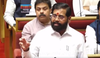 तुम लढो में बुके देकर घर जाता हूँ… एकनाथ शिंदेंची तुफान फटकेबाजी