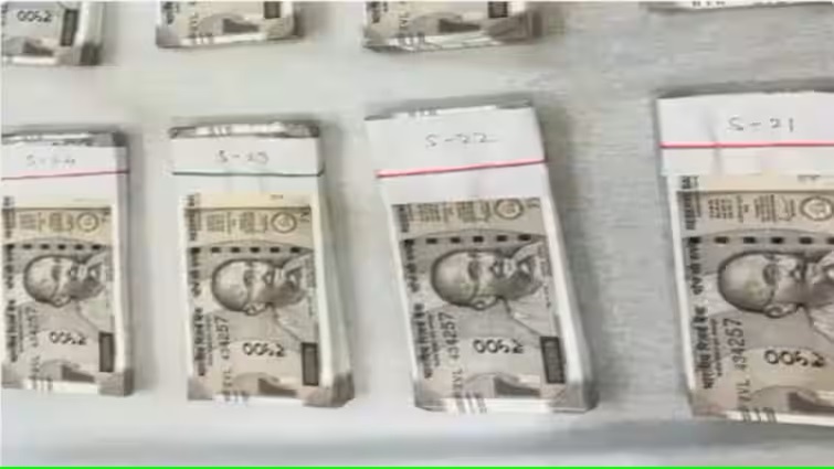 सुरतमध्ये २००, ५०० रुपयांच्या नोटांसह अडीच कोटींच्या बनावट नोटा जप्त!
