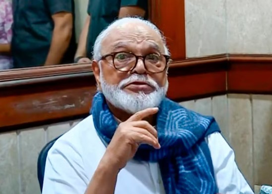 सगळ्या गोष्टी स्वच्छ झालेल्या नाहीत… गळ घातली म्हणून शिबिराला आलोय!