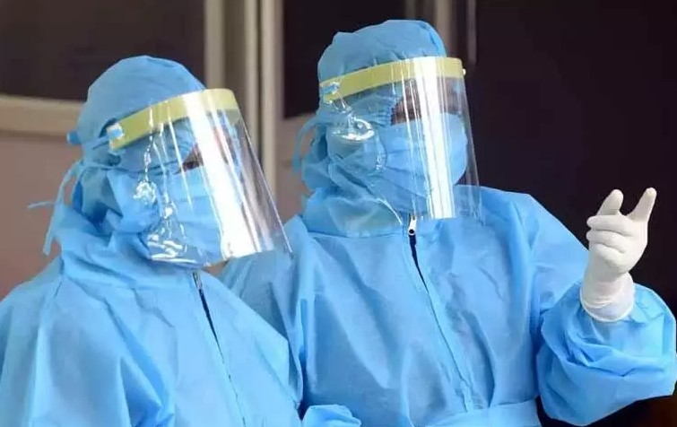 केरळचे पिनराई सरकार अडचणीत; पीपीई किट खरेदीत कोट्यवधींचा घोटाळा!