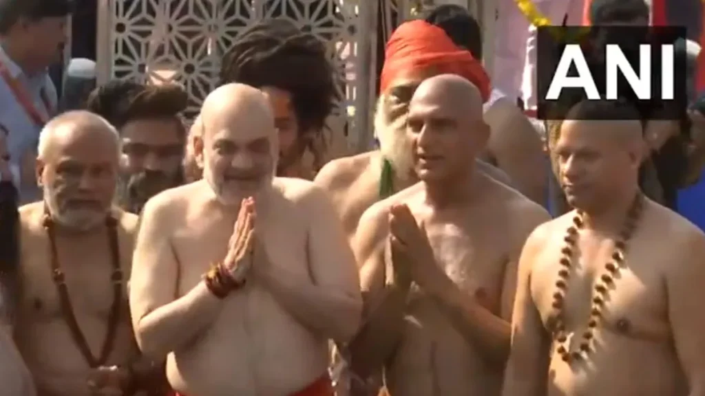 महाकुंभ: गृहमंत्री अमित शहा आणि मुख्यमंत्री योगींनी केले संगमात स्नान!