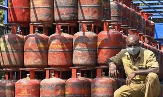 दिलासादायक! व्यावसायिक एलपीजी सिलिंडरच्या दरात ७ रुपयांची घट