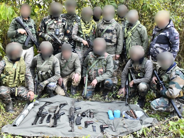 मणिपूरच्या विविध जिल्ह्यांमध्ये केलेल्या कारवाईत आठ दहशतवाद्यांना अटक