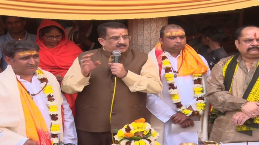 उत्तर प्रदेश: गुलनाज आणि सरफराजने स्वीकारला सनातन धर्म, ११ आणि ३ हजारांचा मिळाला धनादेश!