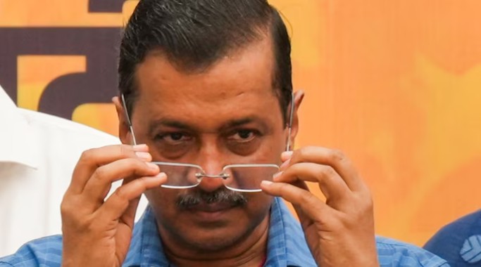 ‘आप’च्या दिल्ली दारू धोरणामुळे २,००२ कोटी रुपयांचा महसूल तोटा!