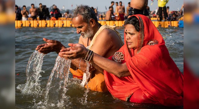 महाकुंभ : ‘माघ पौर्णिमेला’ १ कोटी ३० लाख भाविकांनी केले स्नान!