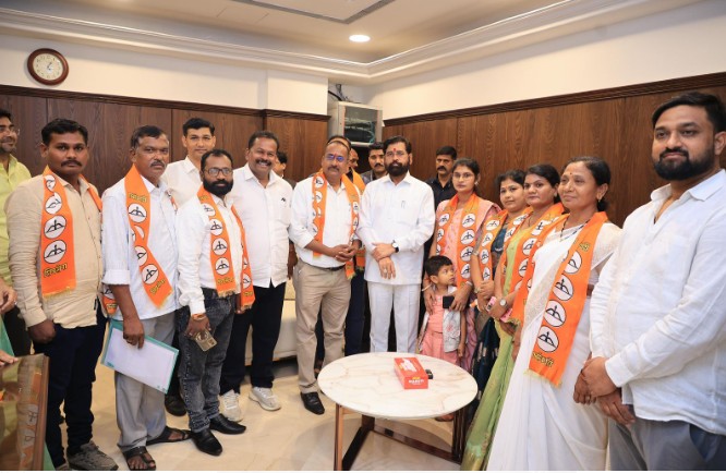 चंद्रपूर जिल्ह्यात काँग्रेस आणि उबाठा गटाला खिंडार