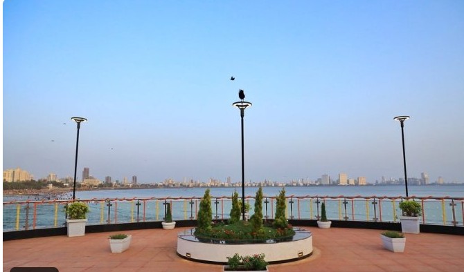 मनोरुग्णाच्या हल्ल्यात पोलीस अंमलदार जखमी, सेल्फी पॉईंटवरील घटना!