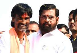 जरांगे करतायत, शिंदेंची प्रशंसा…