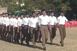 शाजापूरमध्ये संघाच्या स्वयंसेवकांच्या कौशल्याचे प्रदर्शन