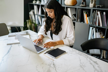 मोदी सरकारच्या योजनांमुळे महिलांचे सशक्तीकरण