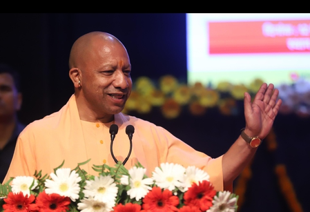 होळीपूर्वी योगींची १.८६ कोटी कुटुंबांना भेट