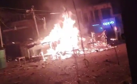 होळी मिरवणुकीदरम्यान दोन गटांत दगडफेक