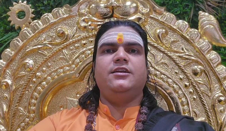 औरंगजेब क्रूर शासक होता, त्याची कबर उद्ध्वस्त करा