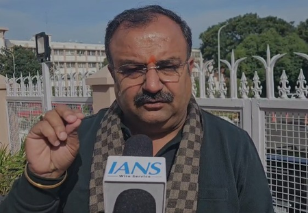 दहशतवादाच्या झिरो टॉलरन्सच्या धोरणावर कार्यरत